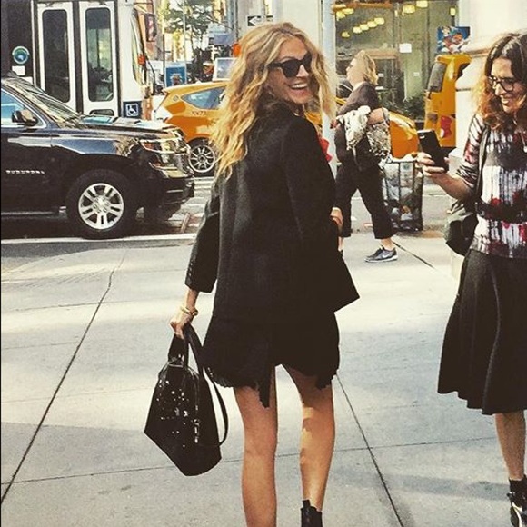 ⛔️SOLD⛔️ GIVENCHY Nightingale bag - Picture 2 of 8